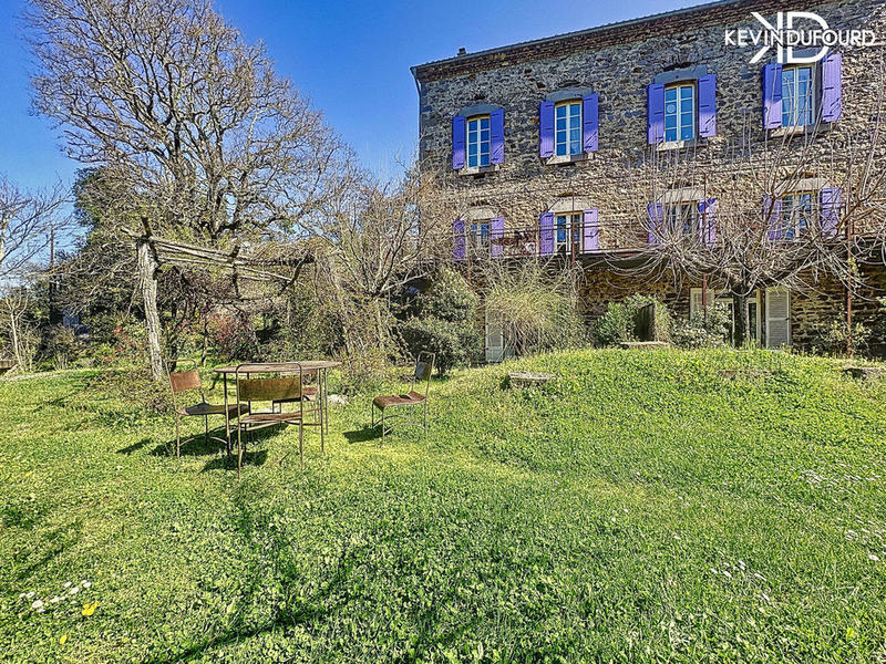 Maison - 488 m² - 19 pièces