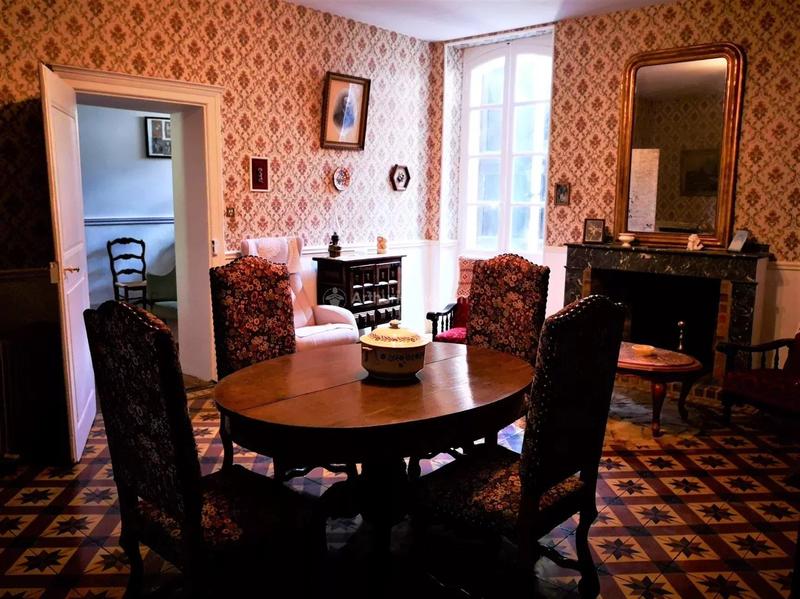 Maison - 403 m² - 11 pièces