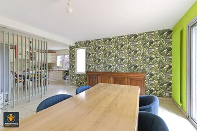 Maison - 236 m² - 7 pièces