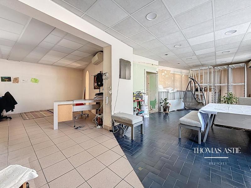 Maison - 340 m² - 10 pièces