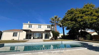 Villa - 1 m² - 5 pièces