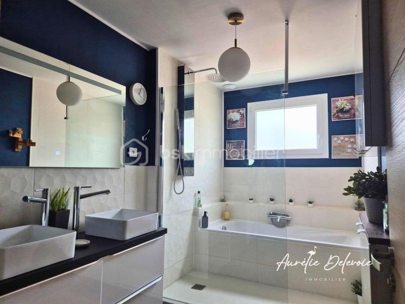 Maison traditionnelle - 135 m² - 6 pièces