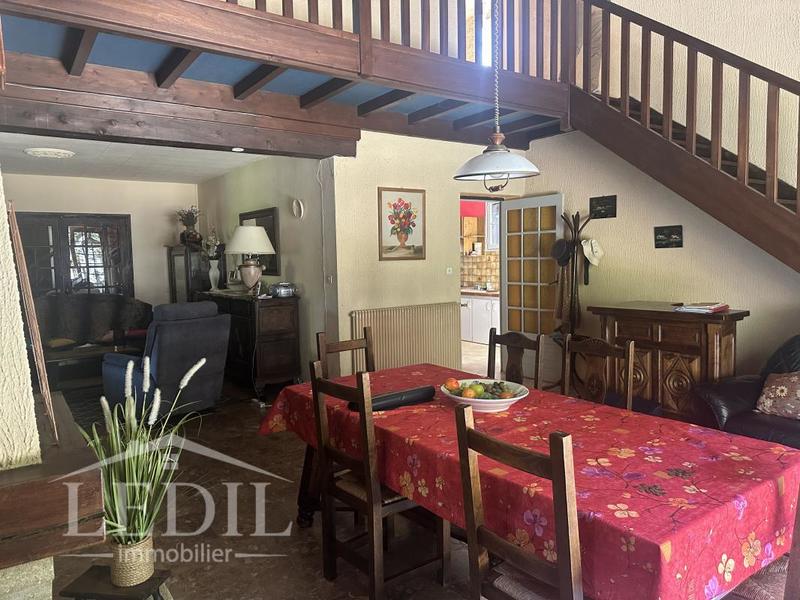 Maison - 225 m² - 6 pièces