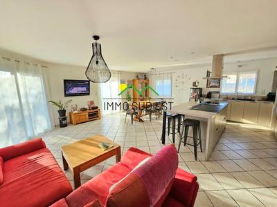 Maison - 103 m² - 5 pièces