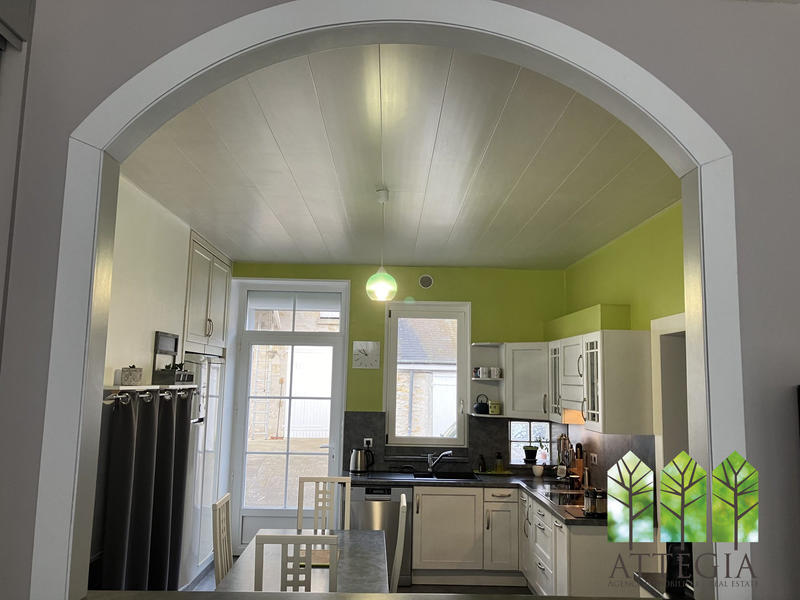 Maison - 175 m² - 8 pièces