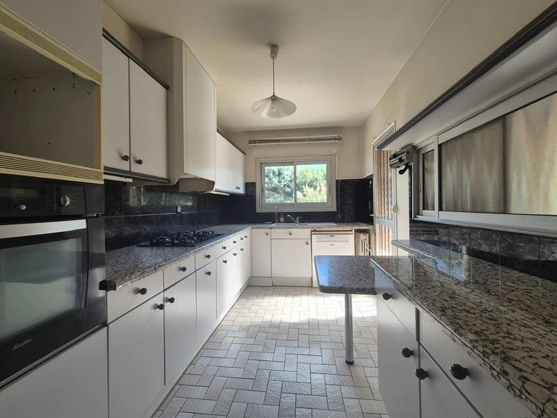 Maison - 206 m² - 6 pièces