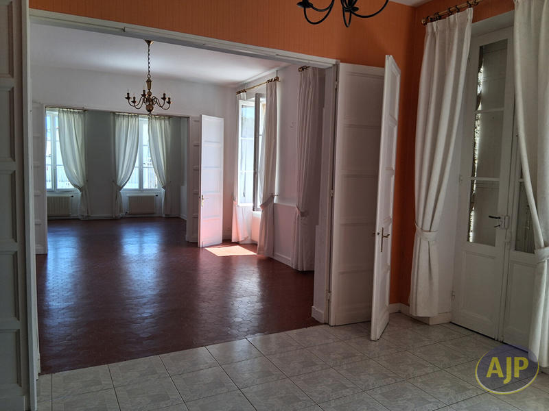 Maison de maîtres - 266 m² - 5 pièces