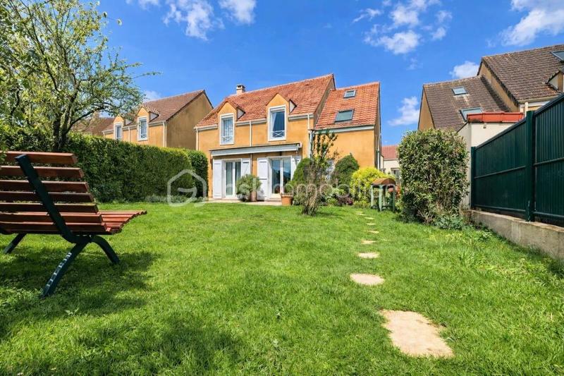 Maison - 121 m² - 6 pièces