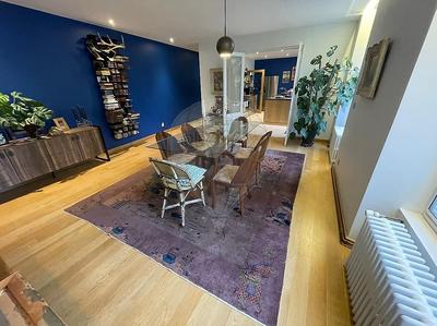 Demeure - 241 m² - 7 pièces