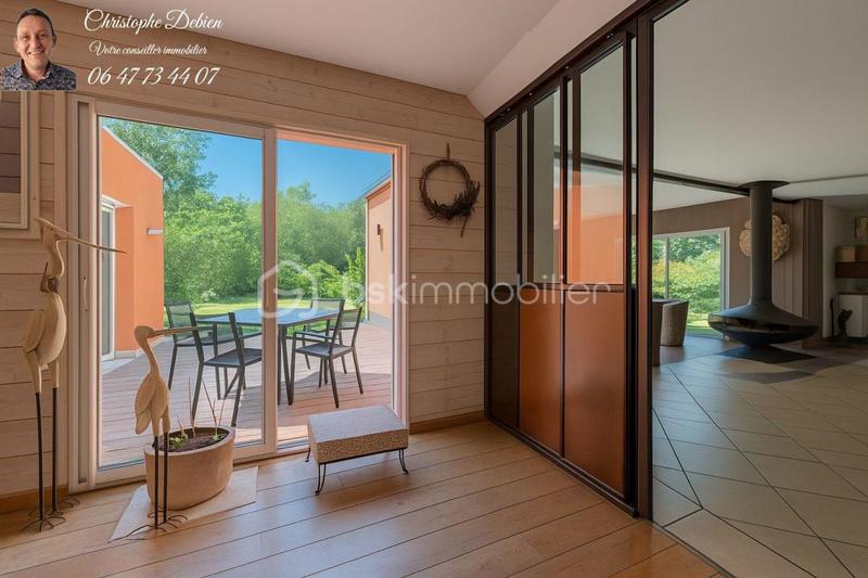Maison traditionnelle - 246 m² - 7 pièces