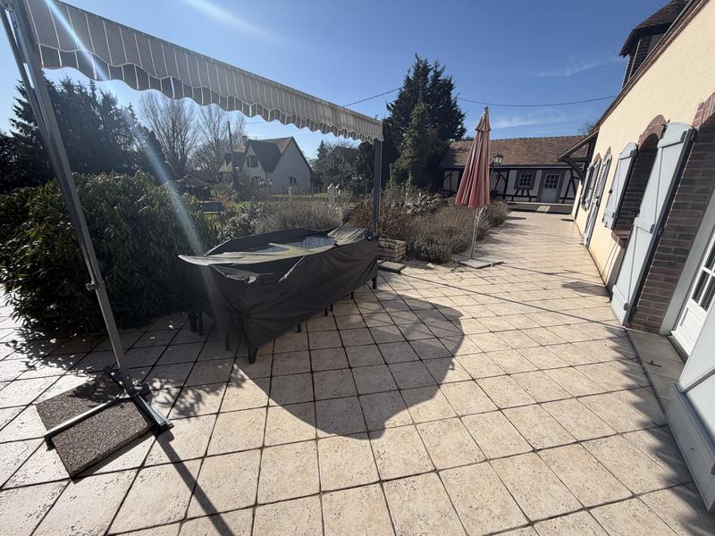 Maison - 242 m² - 7 pièces