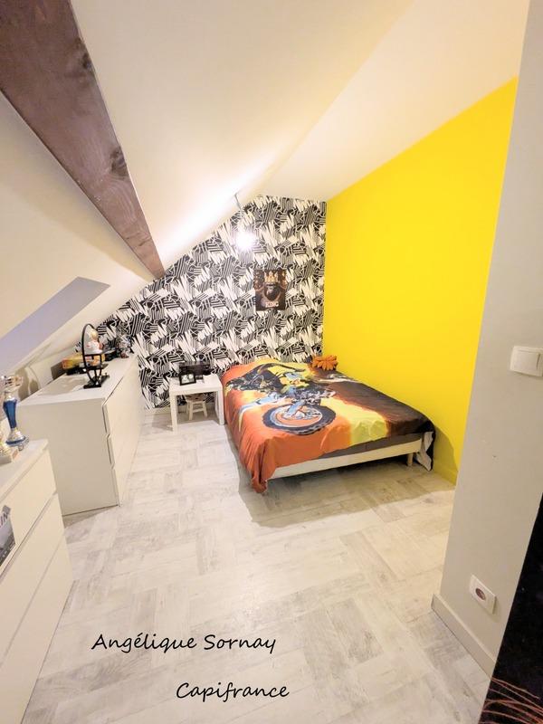 Maison - 222 m² - 8 pièces