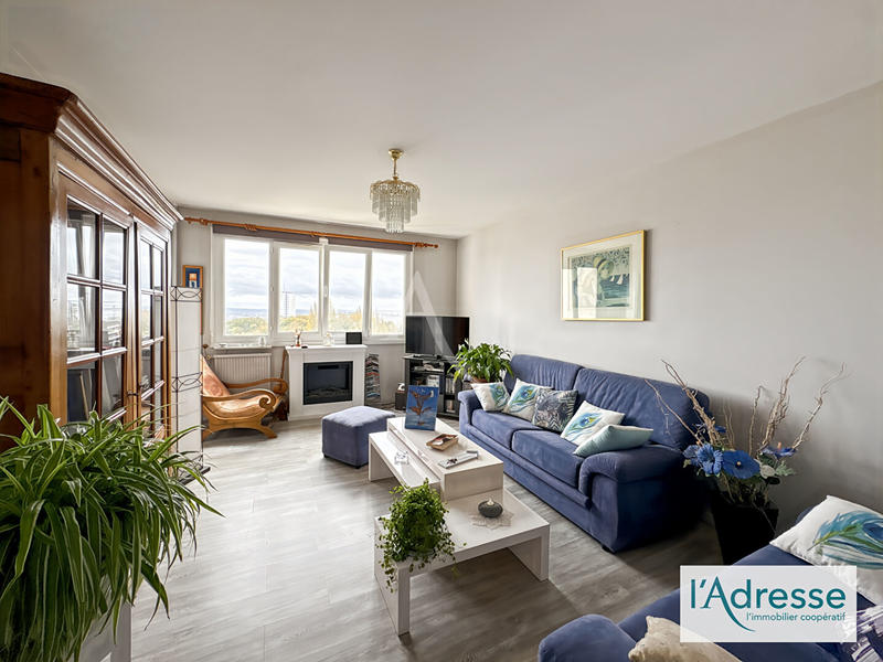 Appartement - 80 m² - 4 pièces