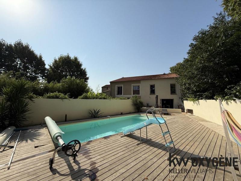 Mas - 197 m² - 5 pièces