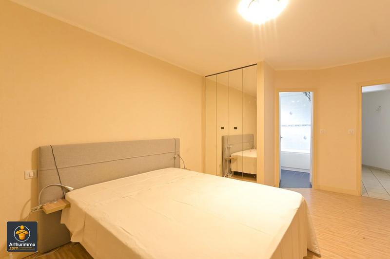 Maison - 236 m² - 7 pièces