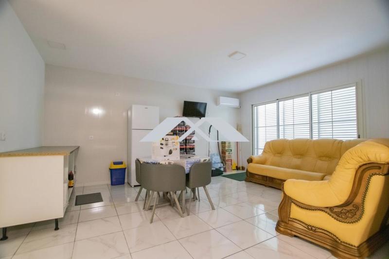 Villa - 264 m² - 9 pièces