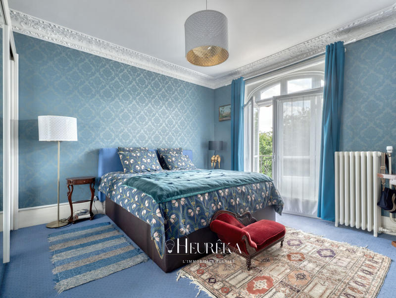 Maison - 180 m² - 7 pièces