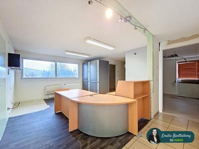 Local commercial - 174 m² - 12 pièces