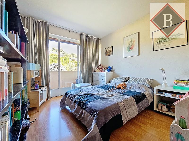 Appartement - 93 m² - 4 pièces