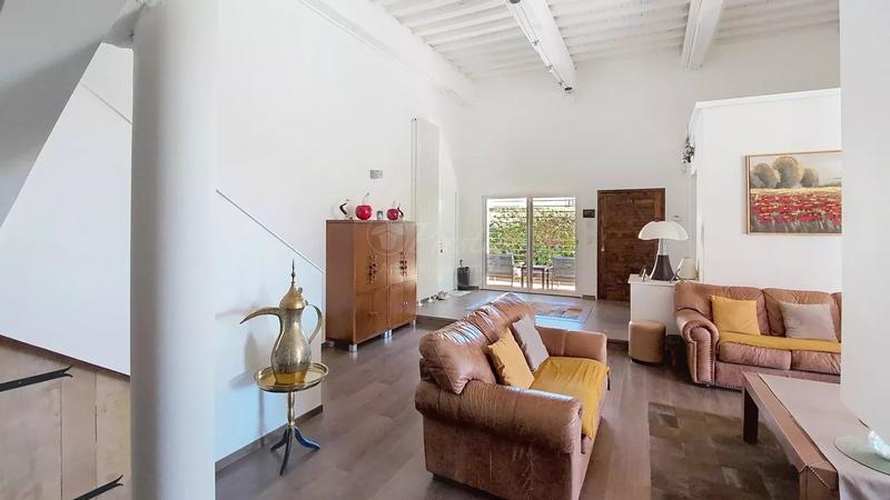 Maison - 214 m² - 6 pièces