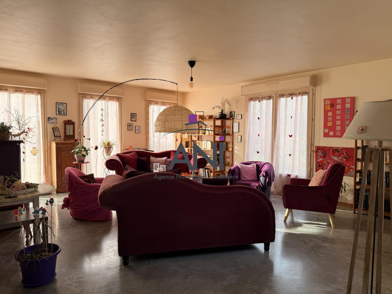 Maison contemporaine - 219 m² - 6 pièces