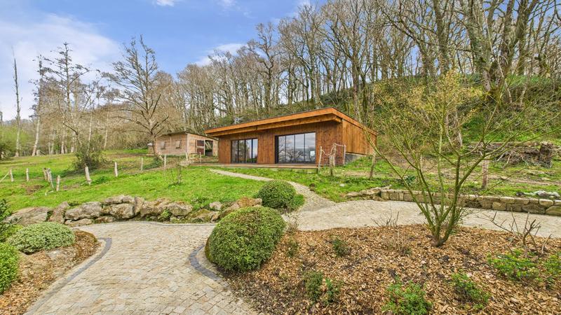 Maison - 350 m² - 9 pièces