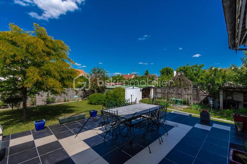 Pavillon - 175 m² - 9 pièces