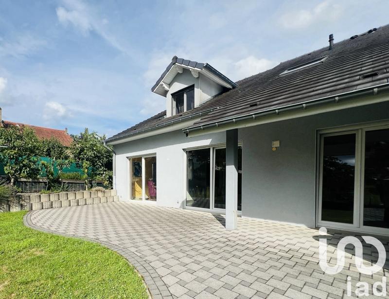 Maison - 180 m² - 8 pièces