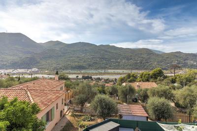 Appartement - 96 m² - 4 pièces