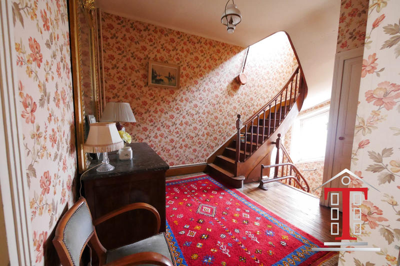 Maison - 320 m² - 13 pièces