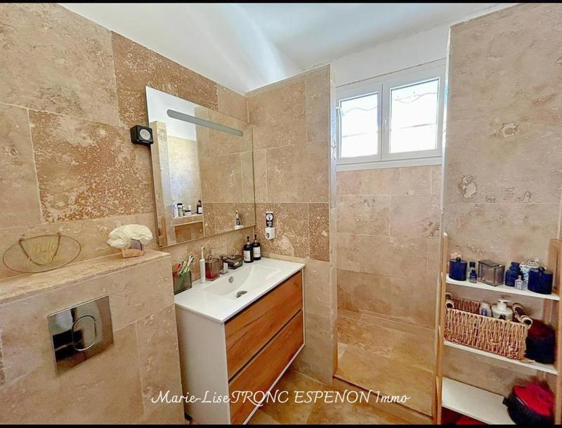 Maison - 180 m² - 8 pièces