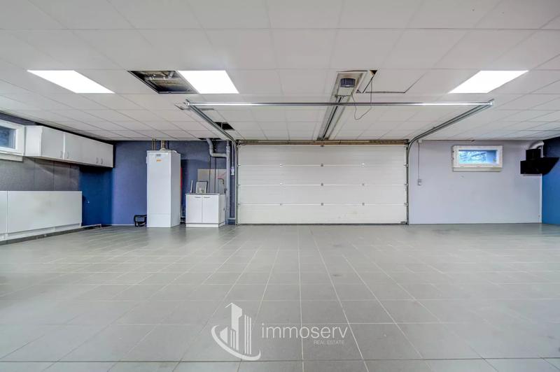 Maison - 240 m² - 7 pièces