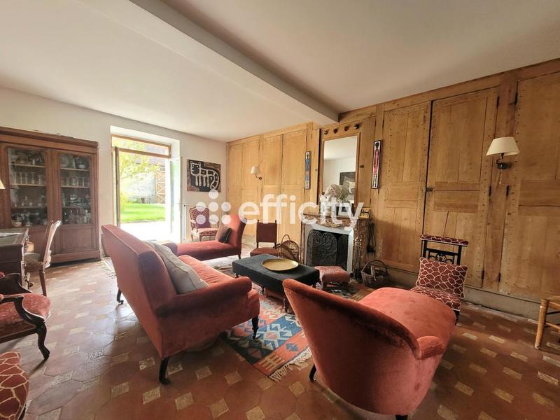 Maison - 180 m² - 7 pièces