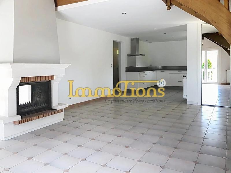 Maison - 205 m² - 7 pièces