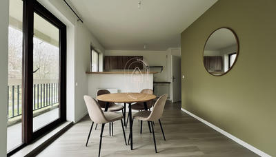 Appartement - 90 m² - 3 pièces