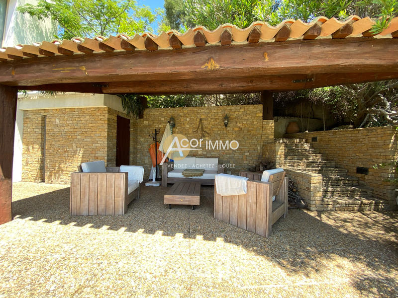 Maison - 270 m² - 6 pièces