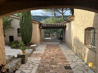 Maison - 195 m² - 5 pièces