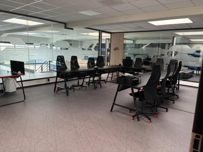 Local d'activité / Entrepôt - 858 m²