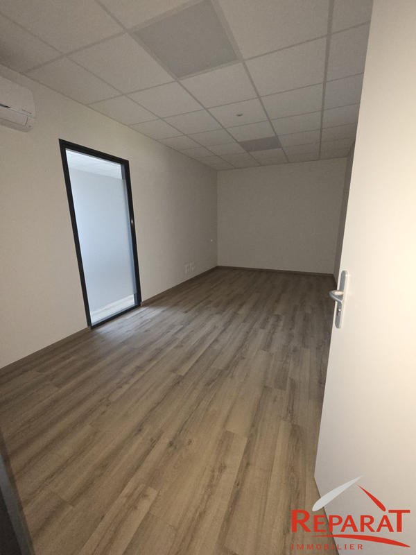 Local commercial - 104 m²