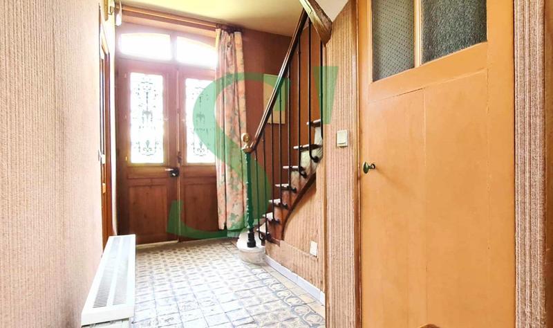 Maison - 216 m² - 10 pièces