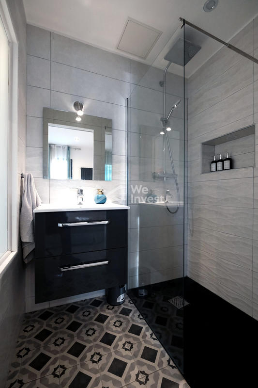 Maison contemporaine - 266 m² - 8 pièces