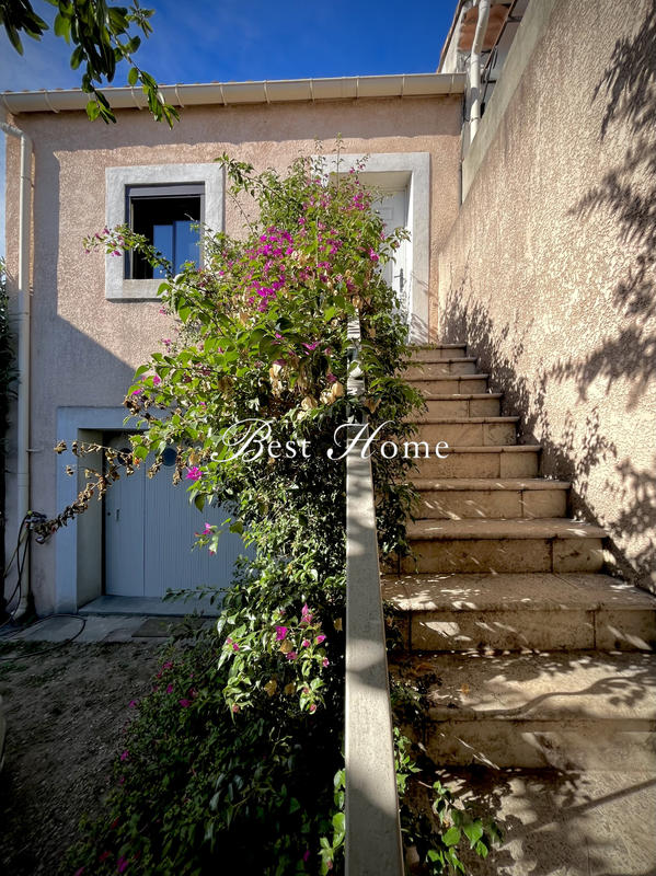 Maison - 230 m² - 9 pièces