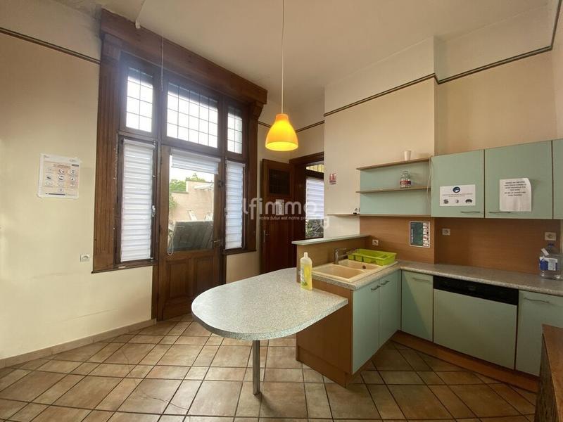 Maison - 239 m² - 12 pièces