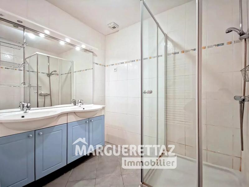 Appartement - 80 m² - 4 pièces