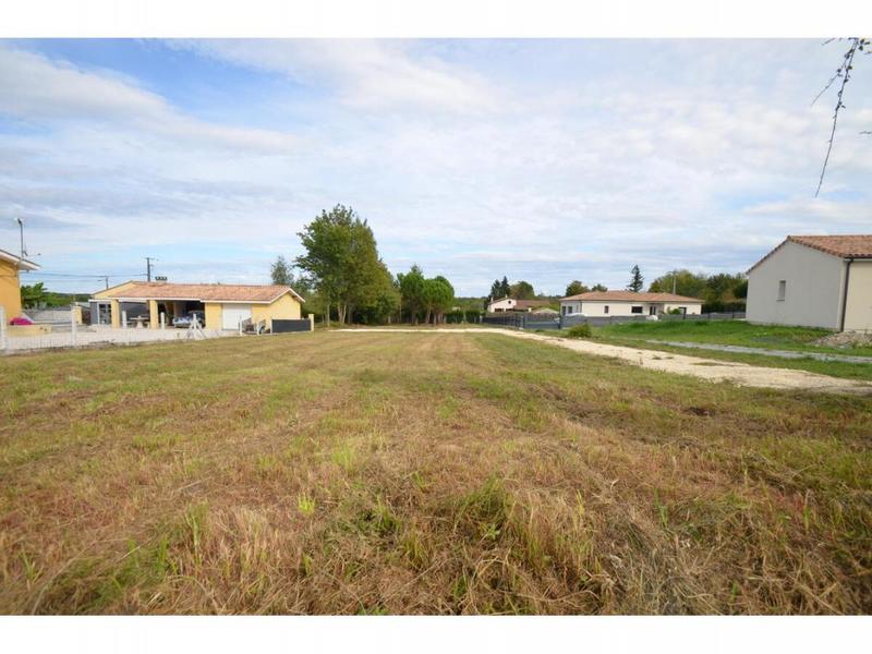 Terrain constructible - 1 639 m²