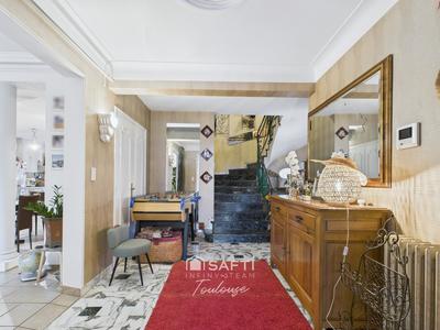 Maison - 274 m² - 8 pièces