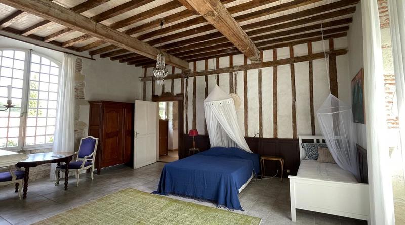 Maison - 530 m² - 18 pièces