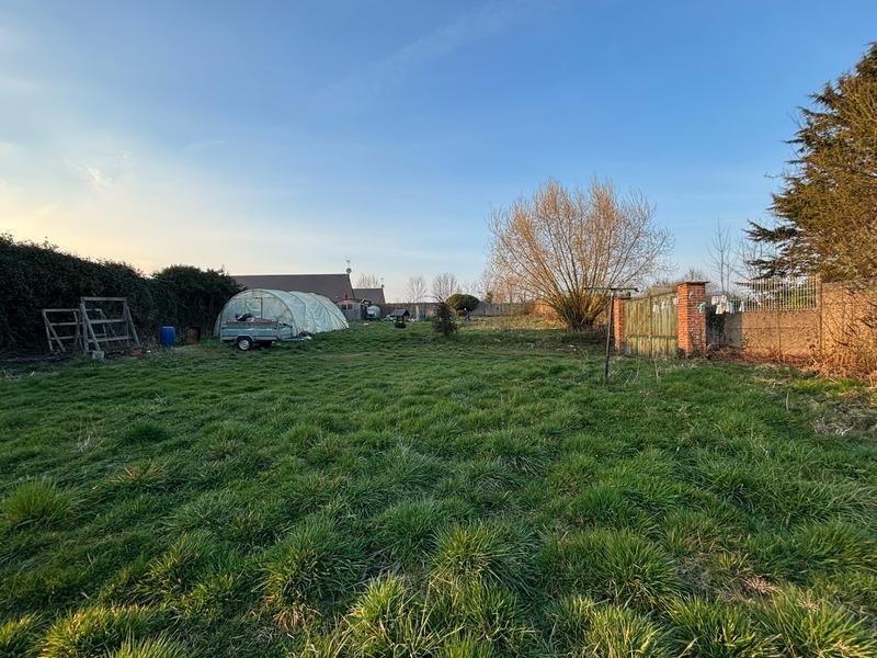 Terrain constructible - 1 076 m²