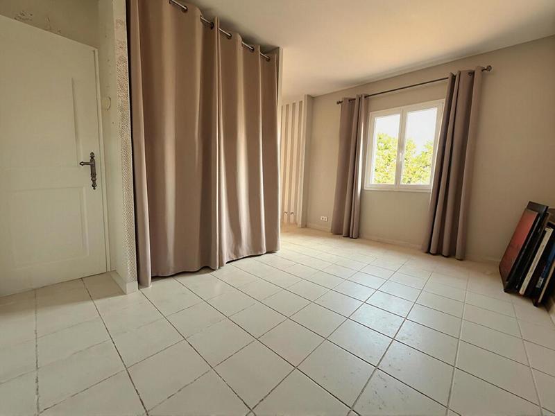 Maison - 180 m² - 8 pièces