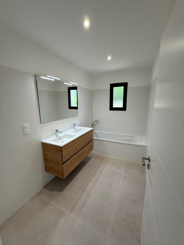 Maison - 94 m² - 4 pièces